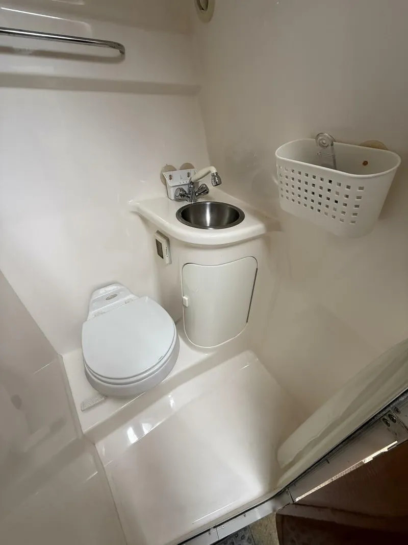 Slide: The Image of Bayliner 3055 Ciera Sunbridge DX/LX 2000 - 5904495