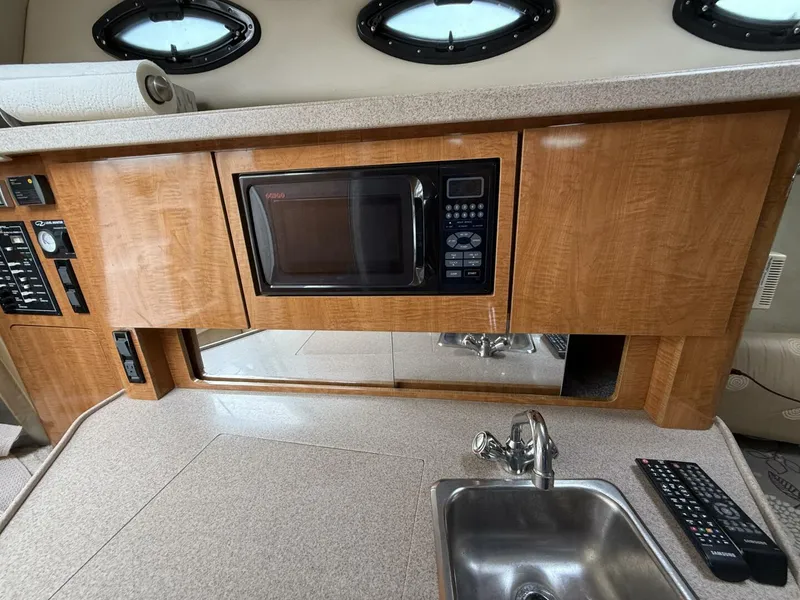 Slide: The Image of Bayliner 3055 Ciera Sunbridge DX/LX 2000 - 5904496