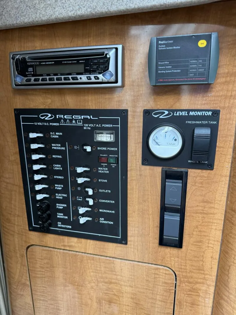 Slide: The Image of Bayliner 3055 Ciera Sunbridge DX/LX 2000 - 5904500