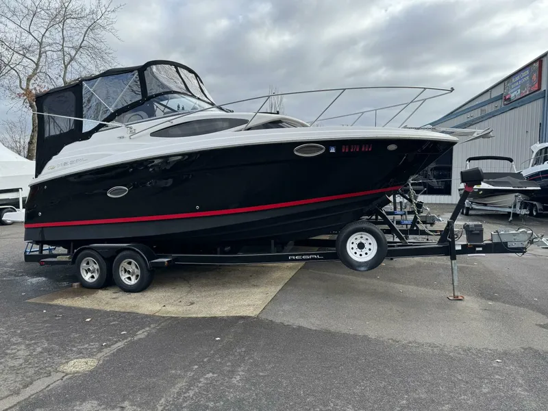 Slide: The Image of Regal 2565 Express Cruiser 2008 - 5346939