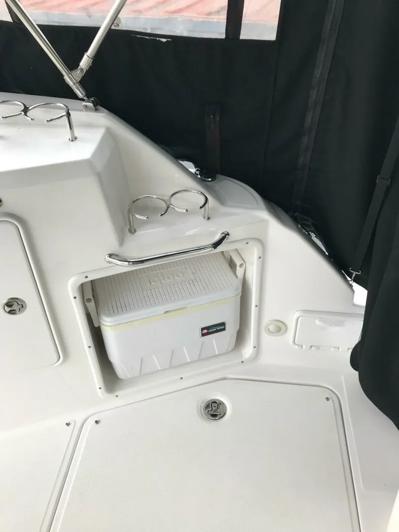 Slide: The Image of Regal 2565 Express Cruiser 2008 - 5346957