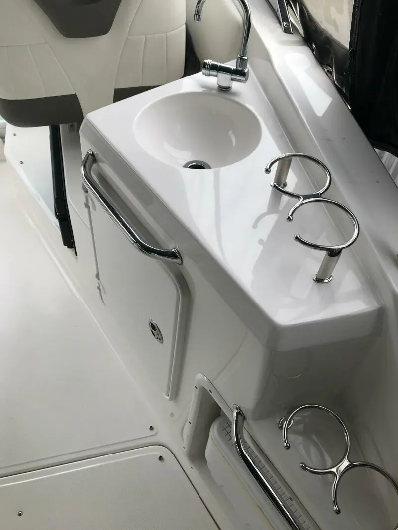 Slide: The Image of Regal 2565 Express Cruiser 2008 - 5346961