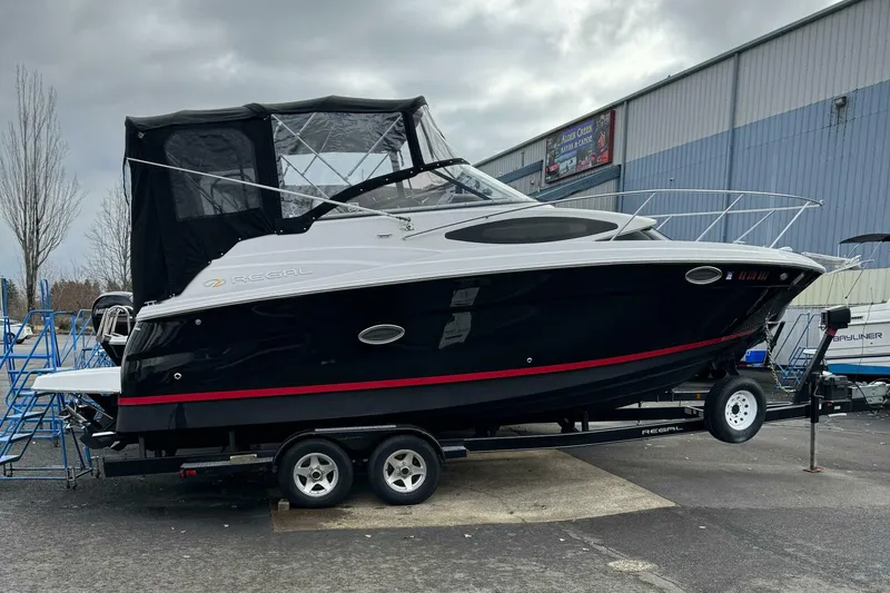 Slide: The Image of Regal 2565 Express Cruiser 2008 - 5346946