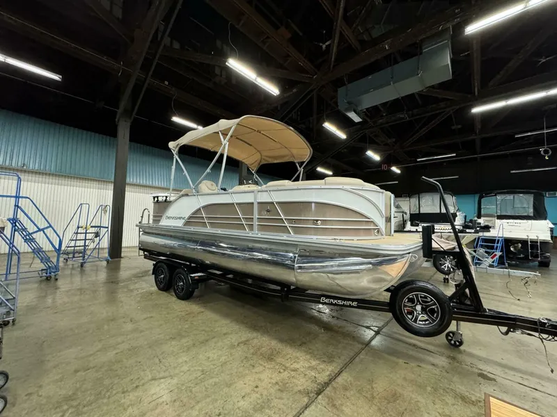 Slide: The Image of Berkshire Pontoon 2020 - 5346973