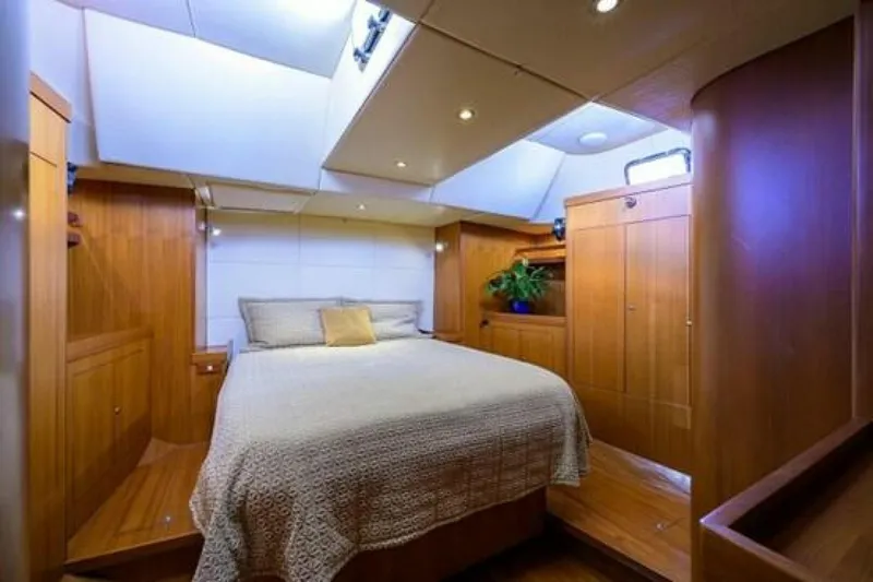 Slide: The Image of Hylas 70 Sail 2009 - 5370829