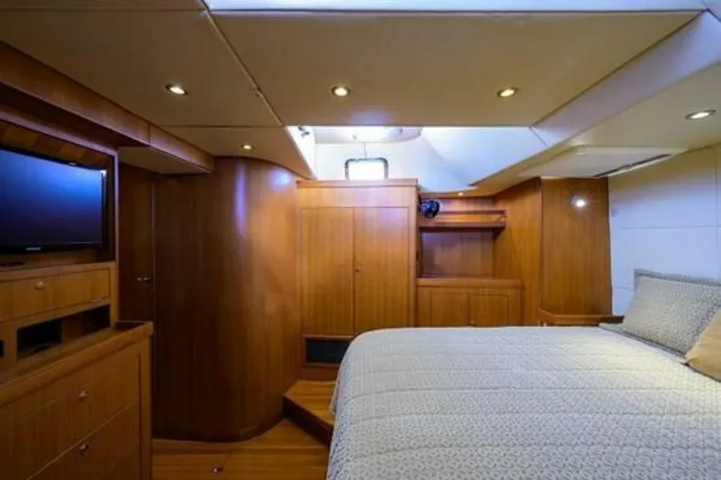 Slide: The Image of Hylas 70 Sail 2009 - 5370830