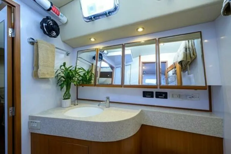 Slide: The Image of Hylas 70 Sail 2009 - 5370837