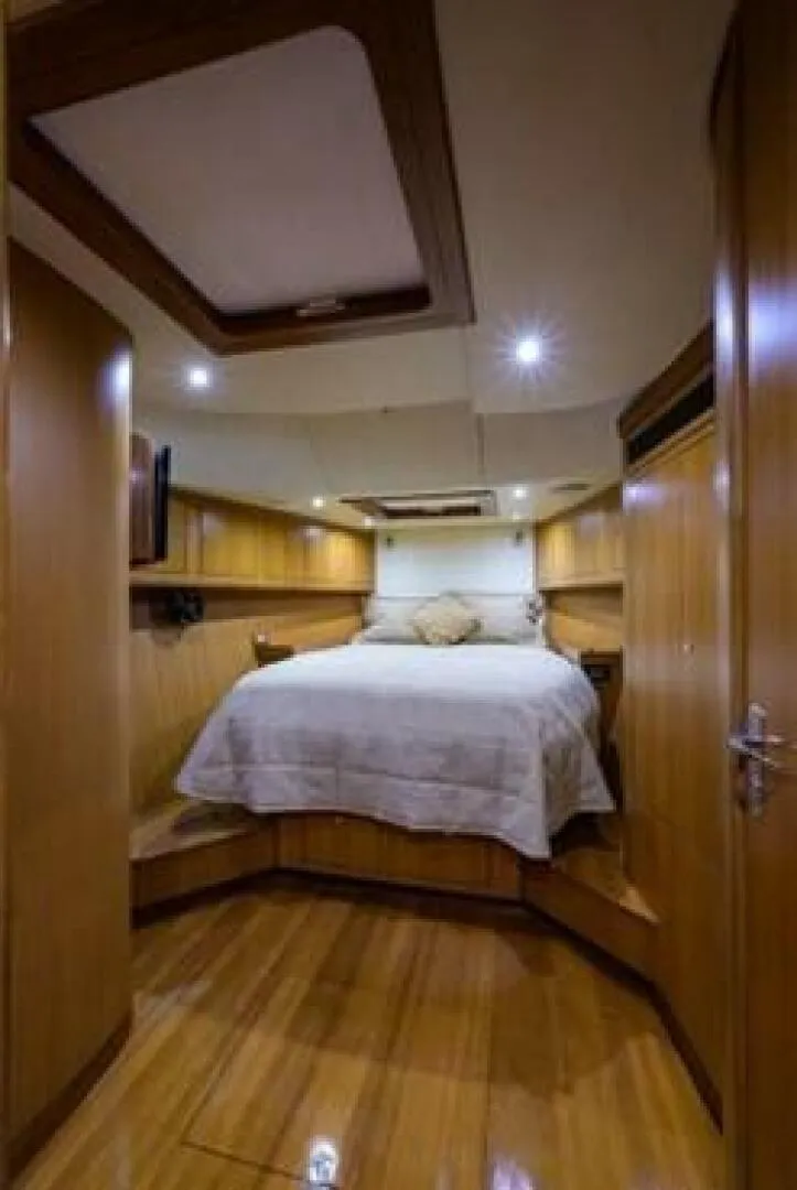 Slide: The Image of Hylas 70 Sail 2009 - 5370840