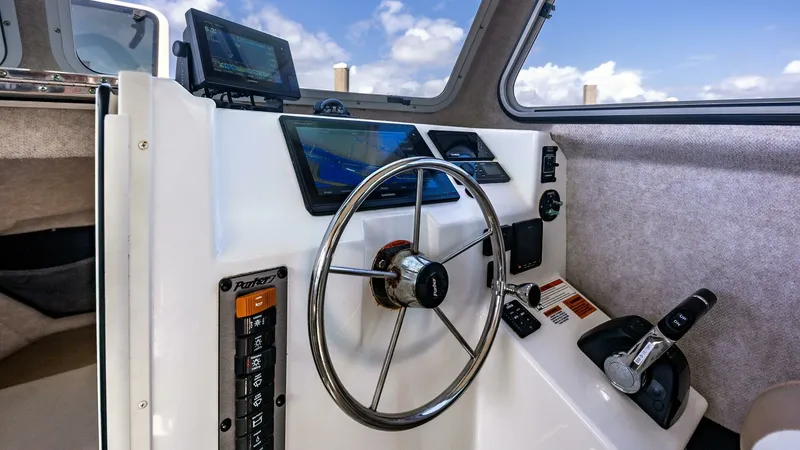 Slide: The Image of Parker Marine 2820 XLD 2018 - 7654841