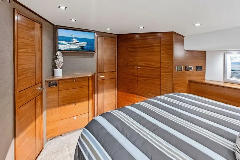 Slide: The Image of 2023 Viking 64 Convertible- SIN PELO- Master Stateroom - 5894014