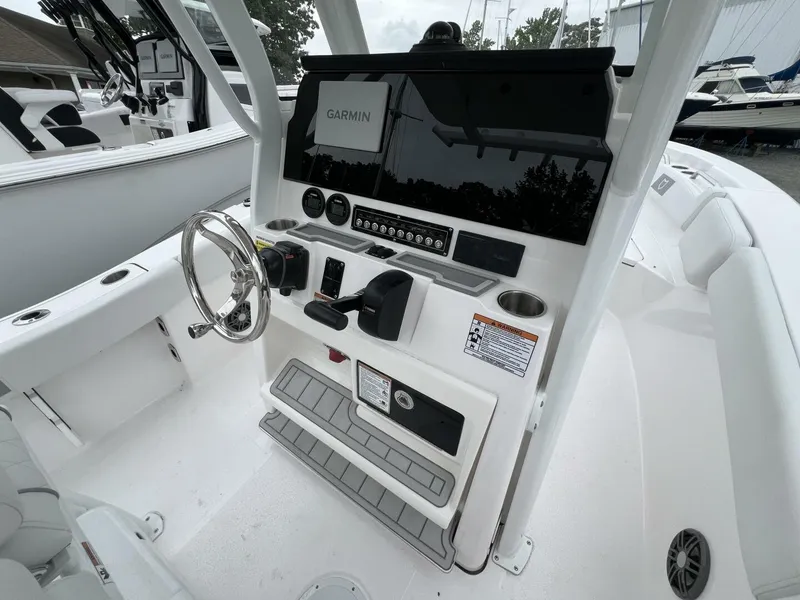 Slide: The Image of Sea Fox 228 Commander 2025 - 5348876