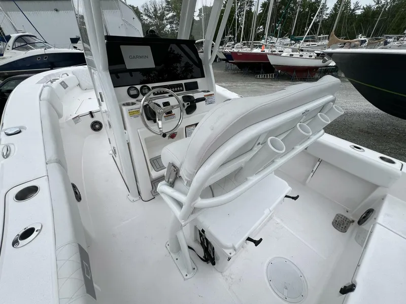 Slide: The Image of Sea Fox 228 Commander 2025 - 5348878