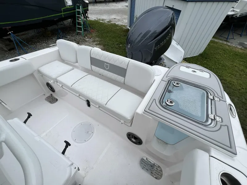 Slide: The Image of Sea Fox 228 Commander 2025 - 5348880