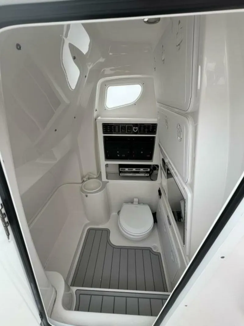 Slide: The Image of Sea Fox 288 Commander 2025 - 5348931