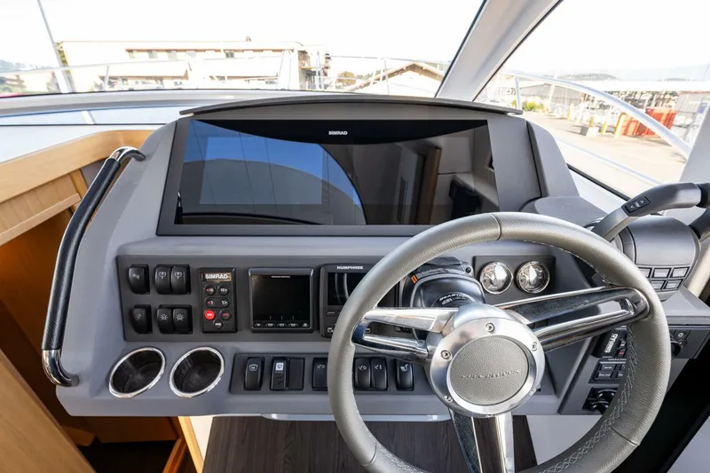 Slide: The Image of Nimbus 405F 2024 - 5349770