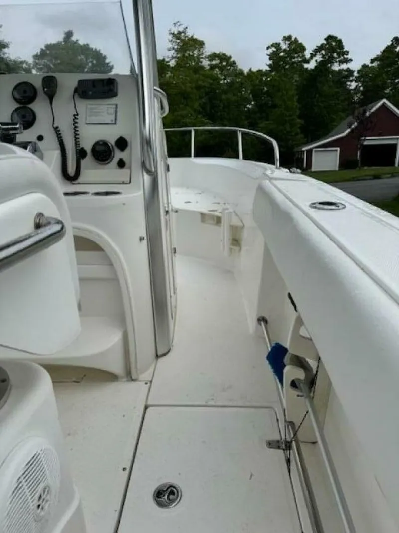 Slide: The Image of Boston Whaler 22 2010 - 5349719