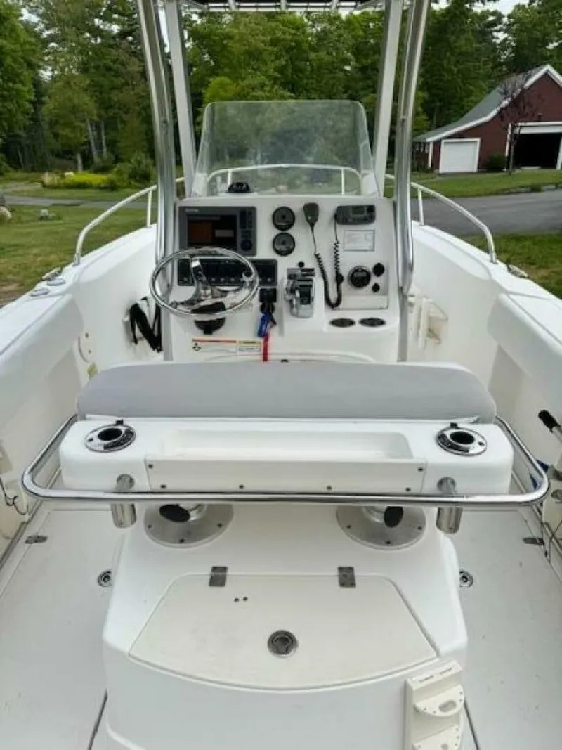 Slide: The Image of Boston Whaler 22 2010 - 5349721