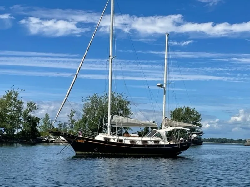 The Image of Island Trader 37 1979 - 5350381