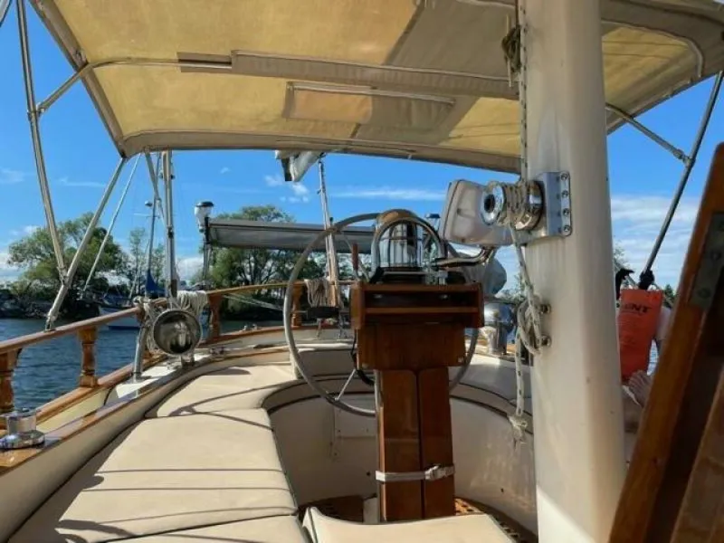 Slide: The Image of Island Trader 37 1979 - 5350409