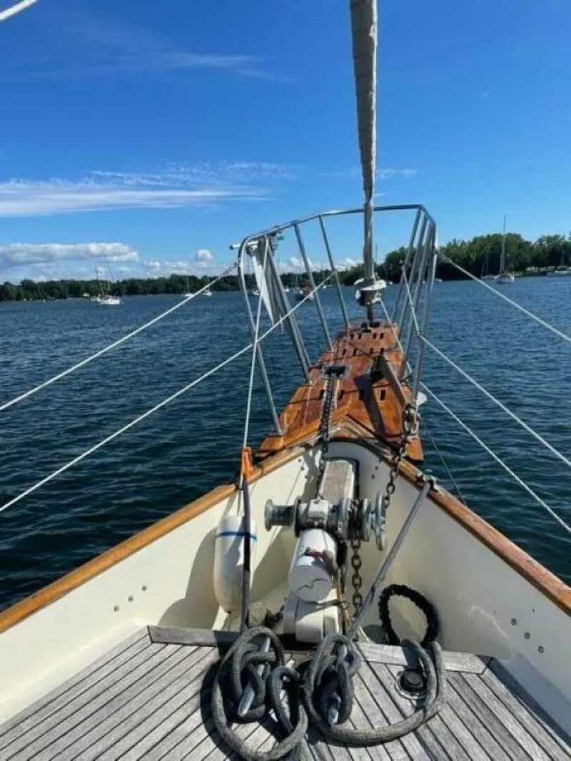 Slide: The Image of Island Trader 37 1979 - 5350411