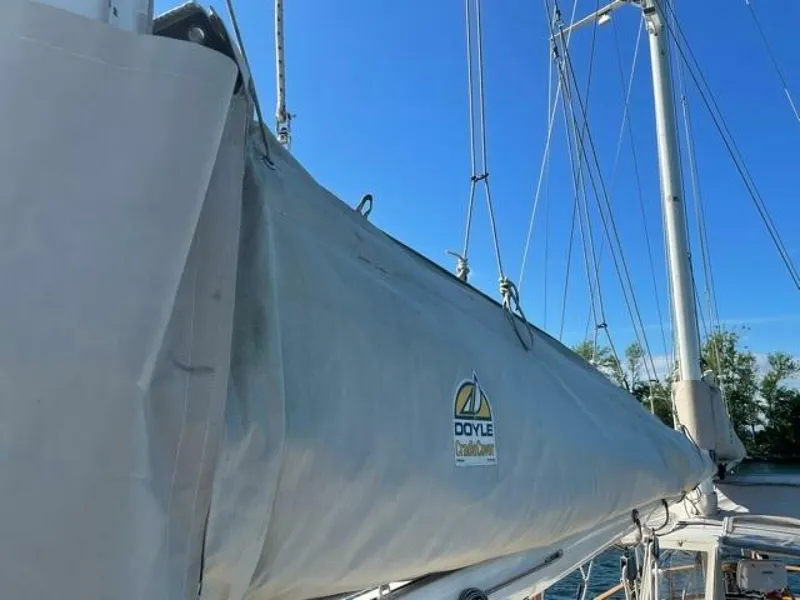 Slide: The Image of Island Trader 37 1979 - 5350412