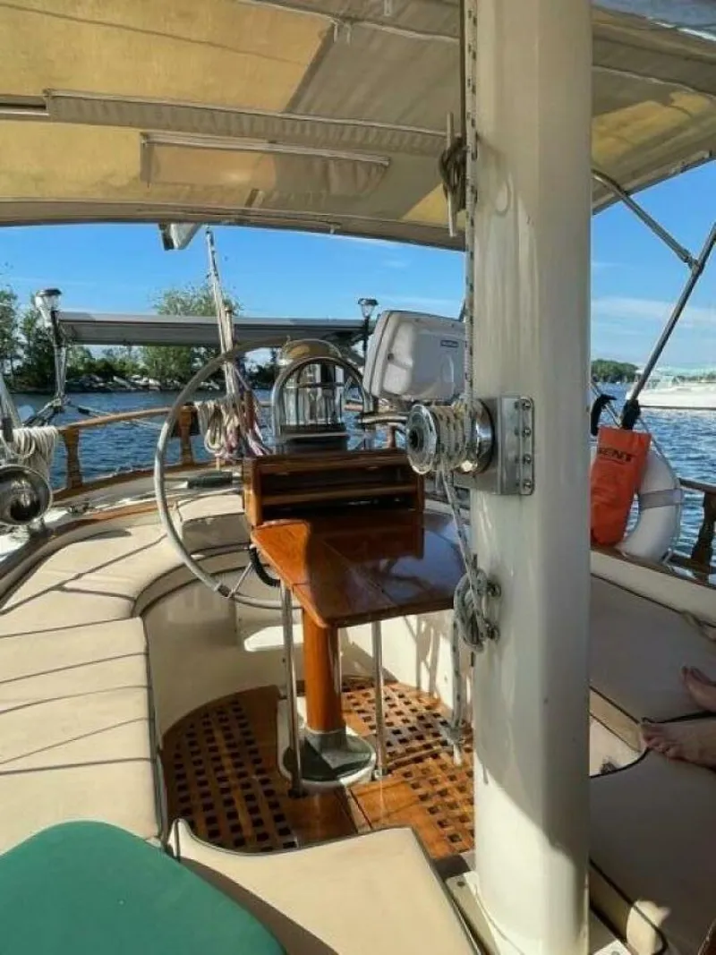 Slide: The Image of Island Trader 37 1979 - 5350417