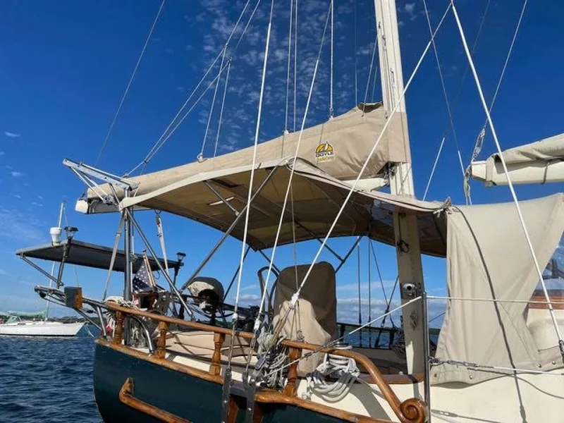 Slide: The Image of Island Trader 37 1979 - 5350421