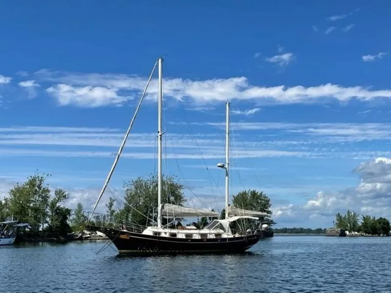 Slide: The Image of Island Trader 37 1979 - 5350390