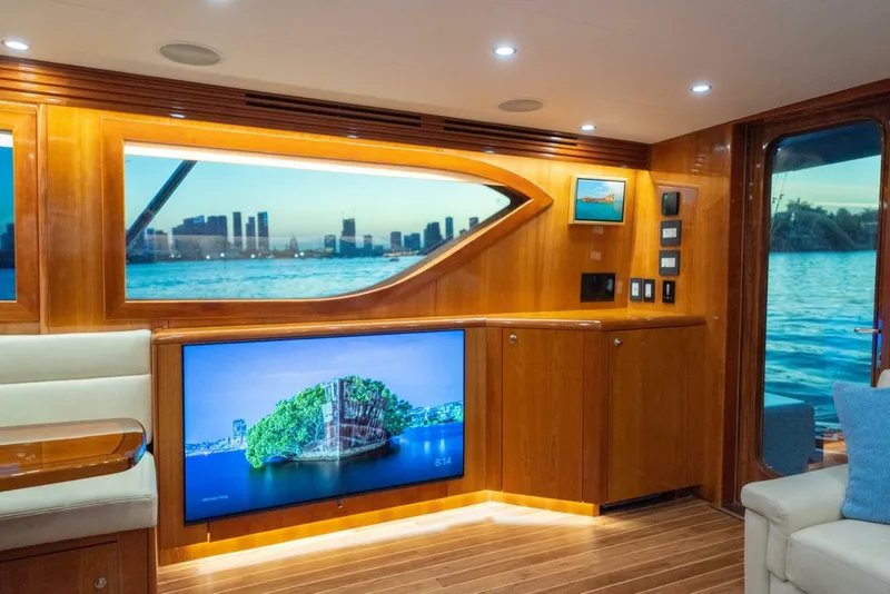 Slide: The Image of Salon Aft, Starboard - 5351100