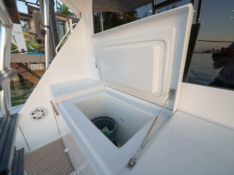 Slide: The Image of Cockpit Freezer - 5351135