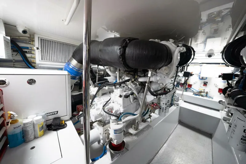 Slide: The Image of 1650 Hp CAT Portside - 5351151
