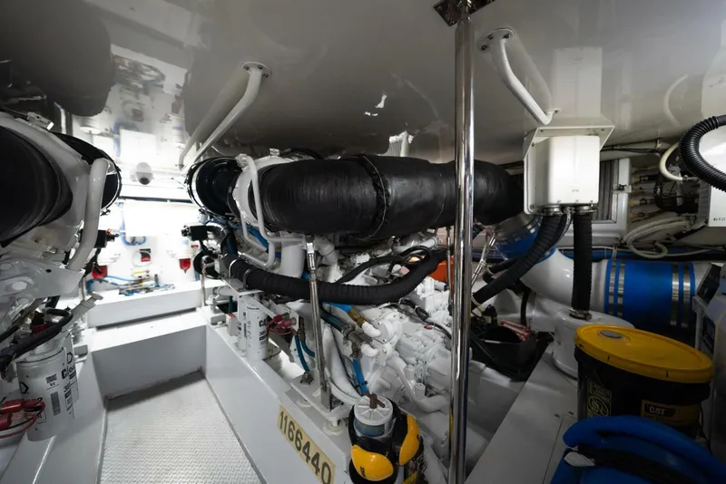 Slide: The Image of C32 HEUI Starboard Side - 5351152
