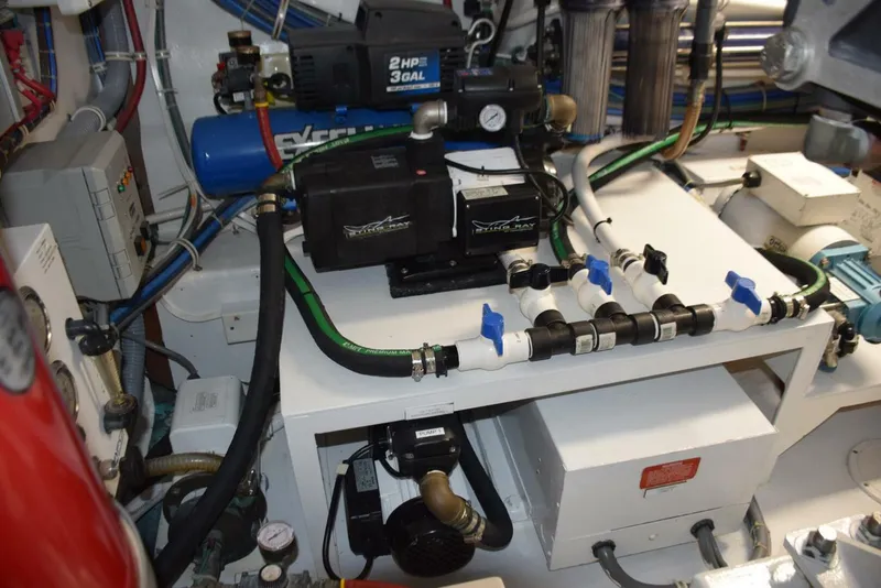 Slide: The Image of Livewell, Water Maker, and Plumbing - 5351159