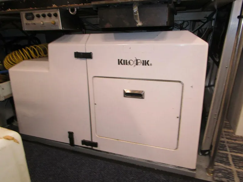 Slide: The Image of Newer 15kW Generator   - 5356752