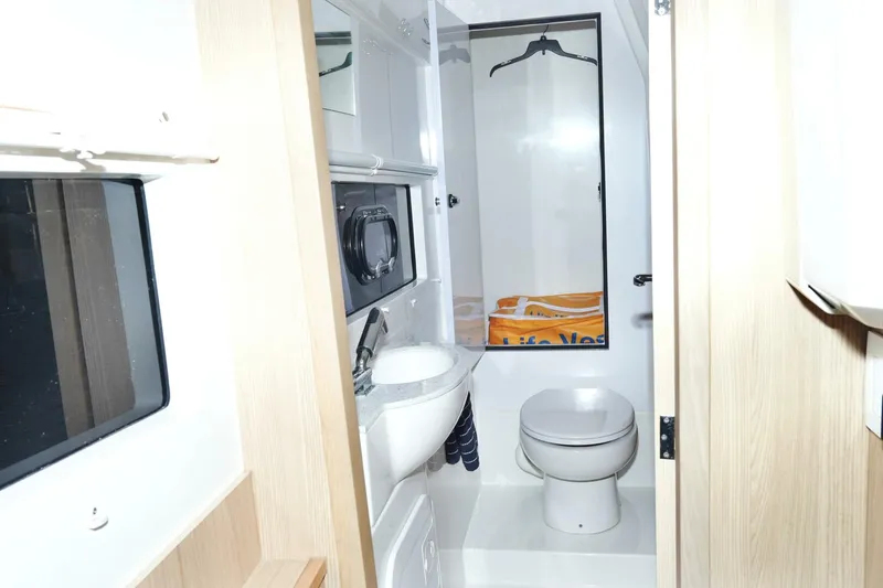 Slide: The Image of Aquila 36 Hydro Foil 2020 - 5354249