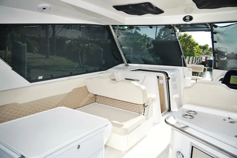 Slide: The Image of Aquila 36 Hydro Foil 2020 - 5354235