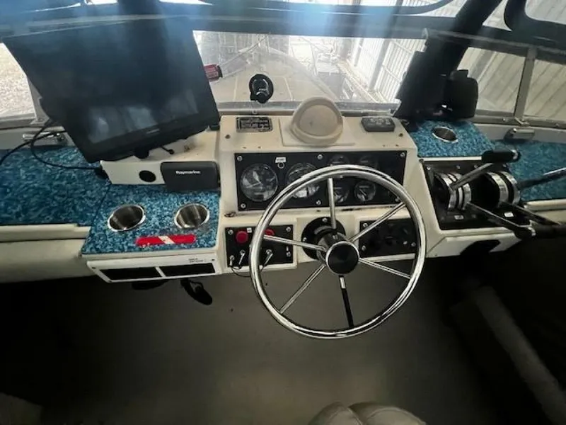 Slide: The Image of Bayliner 3870 Motoryacht with Flybridge 1985 - 5360219