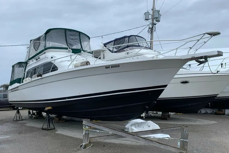 The Image of Mainship 40 Sedan Bridge 1993 - 5357236