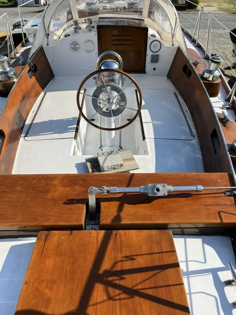 Slide: The Image of Hinckley Yachts Bermuda 40 Yawl 1968 - 5357899