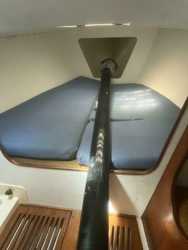 Slide: The Image of V Berth - 5357892