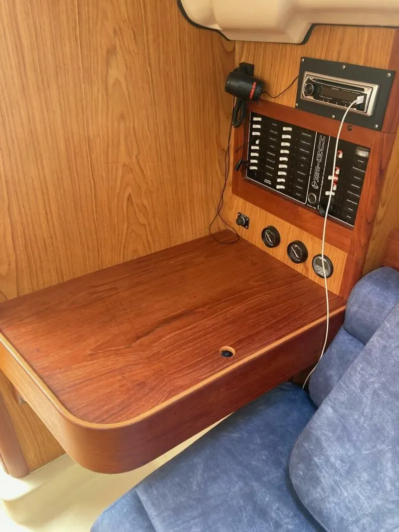 Slide: The Image of Hunter 320 2000 - 5360546