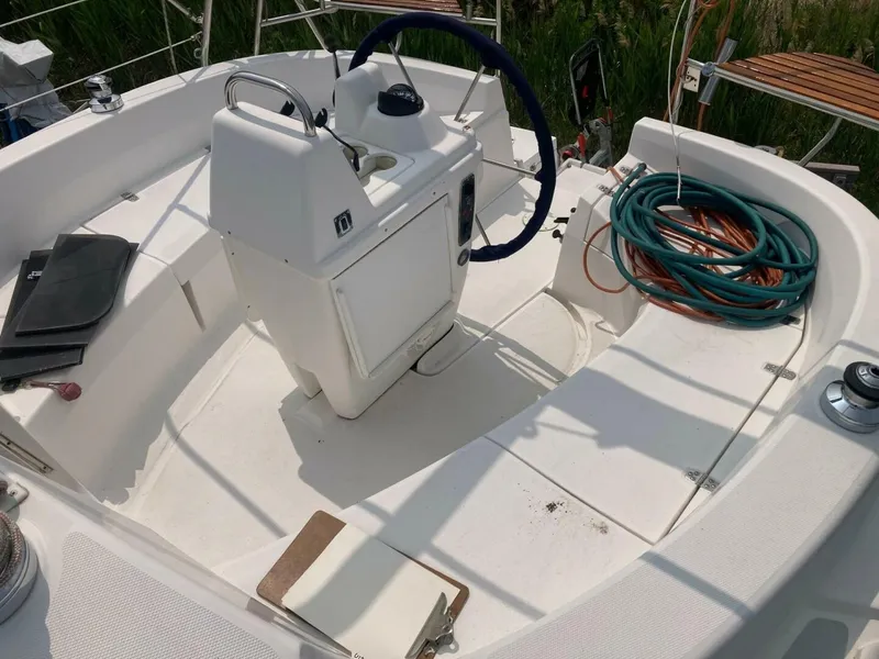 Slide: The Image of Hunter 320 2000 - 5360538