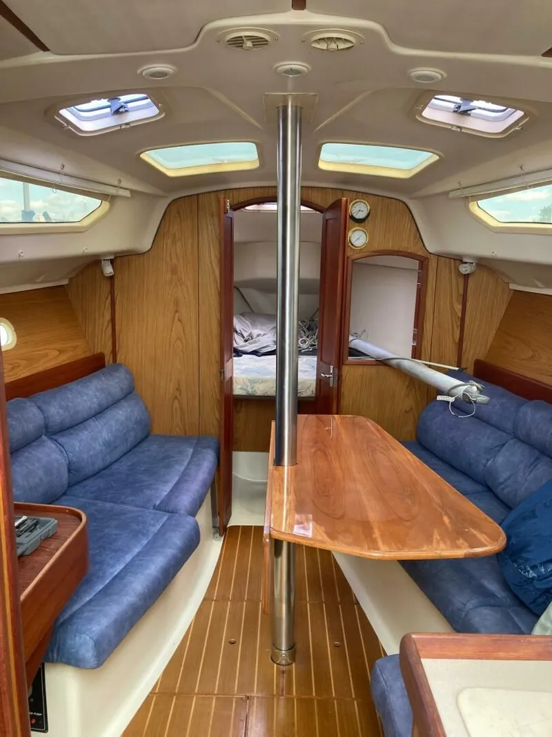 Slide: The Image of Hunter 320 2000 - 5360541