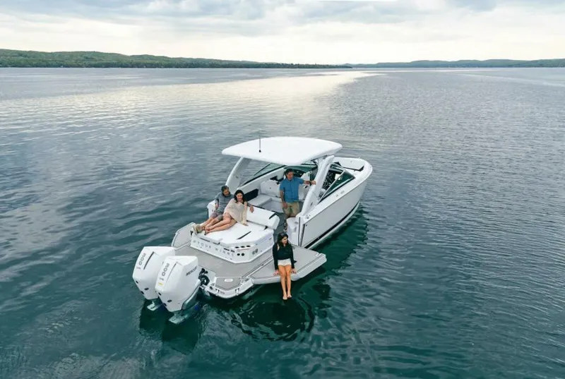 Slide: The Image of Four Winns H9C 2026 - 5358330