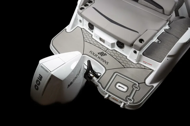 Slide: The Image of Four Winns HD8 2026 - 5358446