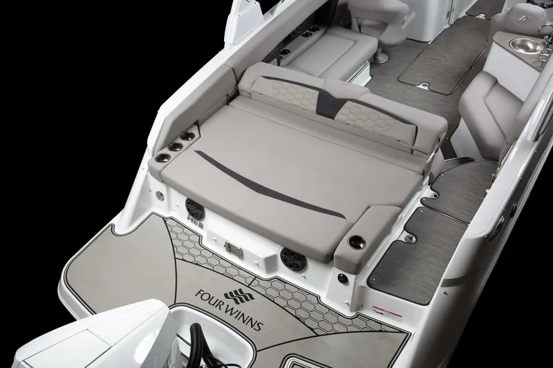 Slide: The Image of Four Winns HD8 2026 - 5358447