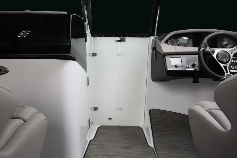 Slide: The Image of Four Winns HD8 2026 - 5358438