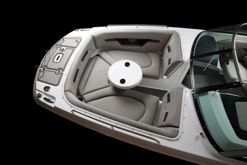 Slide: The Image of Four Winns HD8 2026 - 5358423