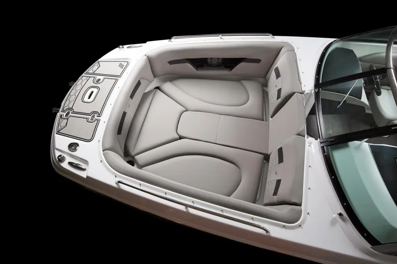 Slide: The Image of Four Winns HD8 2026 - 5358425