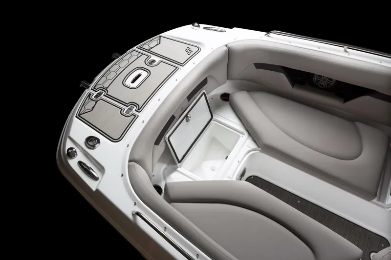 Slide: The Image of Four Winns HD8 2026 - 5358428